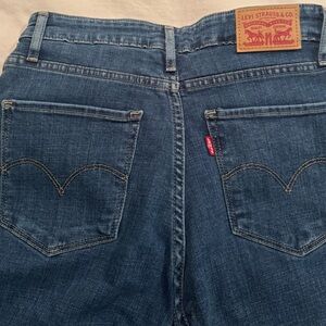 Levi's Women's Dark Blue High-Rise Jeans with Red Tab